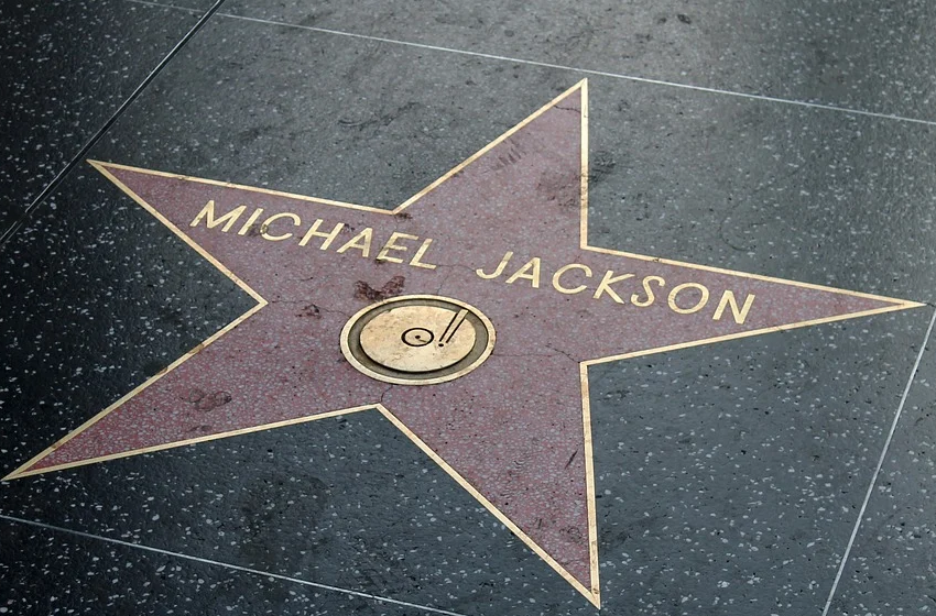 Geschützt: SIE interessieren sich nicht wirklich FÜR uns! Michael Jackson