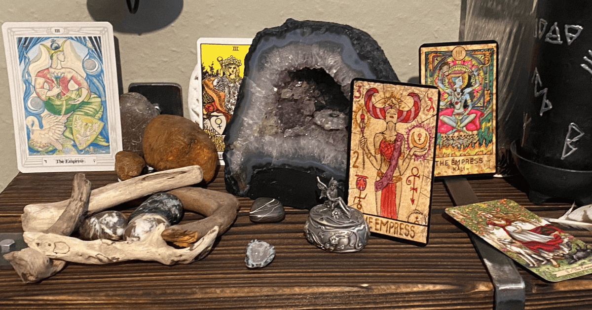 Zum Weltfrauentag: Die KAISERIN im Tarot