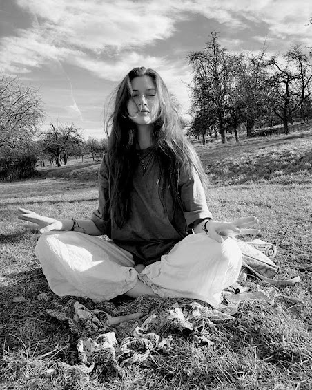 divinefeminine7777: Über das Überspringen von Zeitlinien …