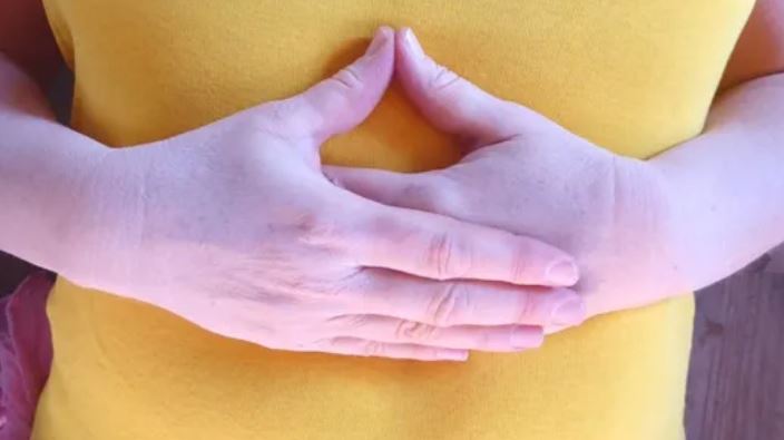 Botschaften des Lichts ~ Handhaltung ~ In tiefe Ruhe kommen