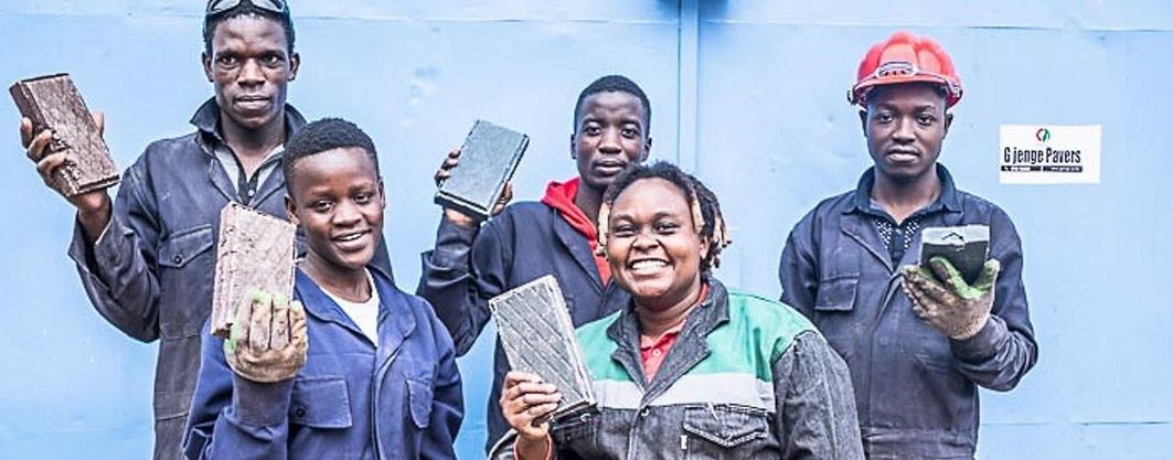 „Ziegelsteine aus Plastikmüll: Die Erfolgsgeschichte des Start-ups Gjenge Makers aus Kenia