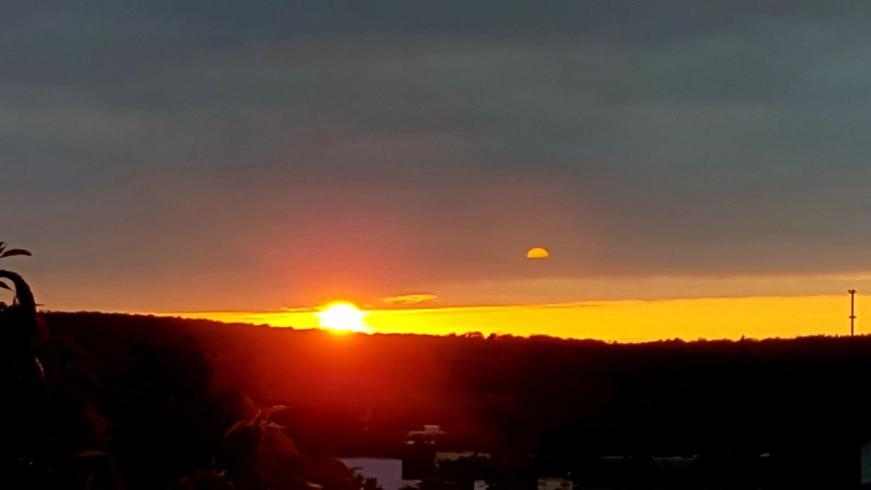 Der Spalt ist schmal… doch das Licht bricht durch. Elisabeth Westhoff