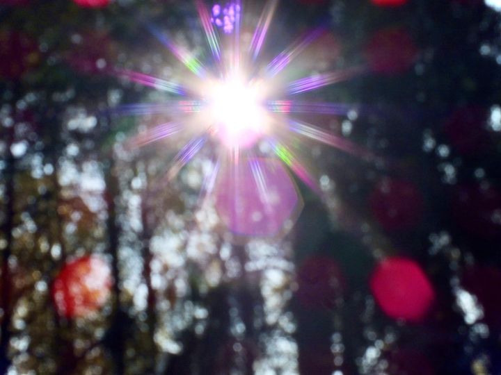 Wir empfangen mächtige neue 5D-Sonnenfrequenzen von KRISTALLINEN LICHTCODES im gegenwärtigen Moment des JETZT! Pars Kutay