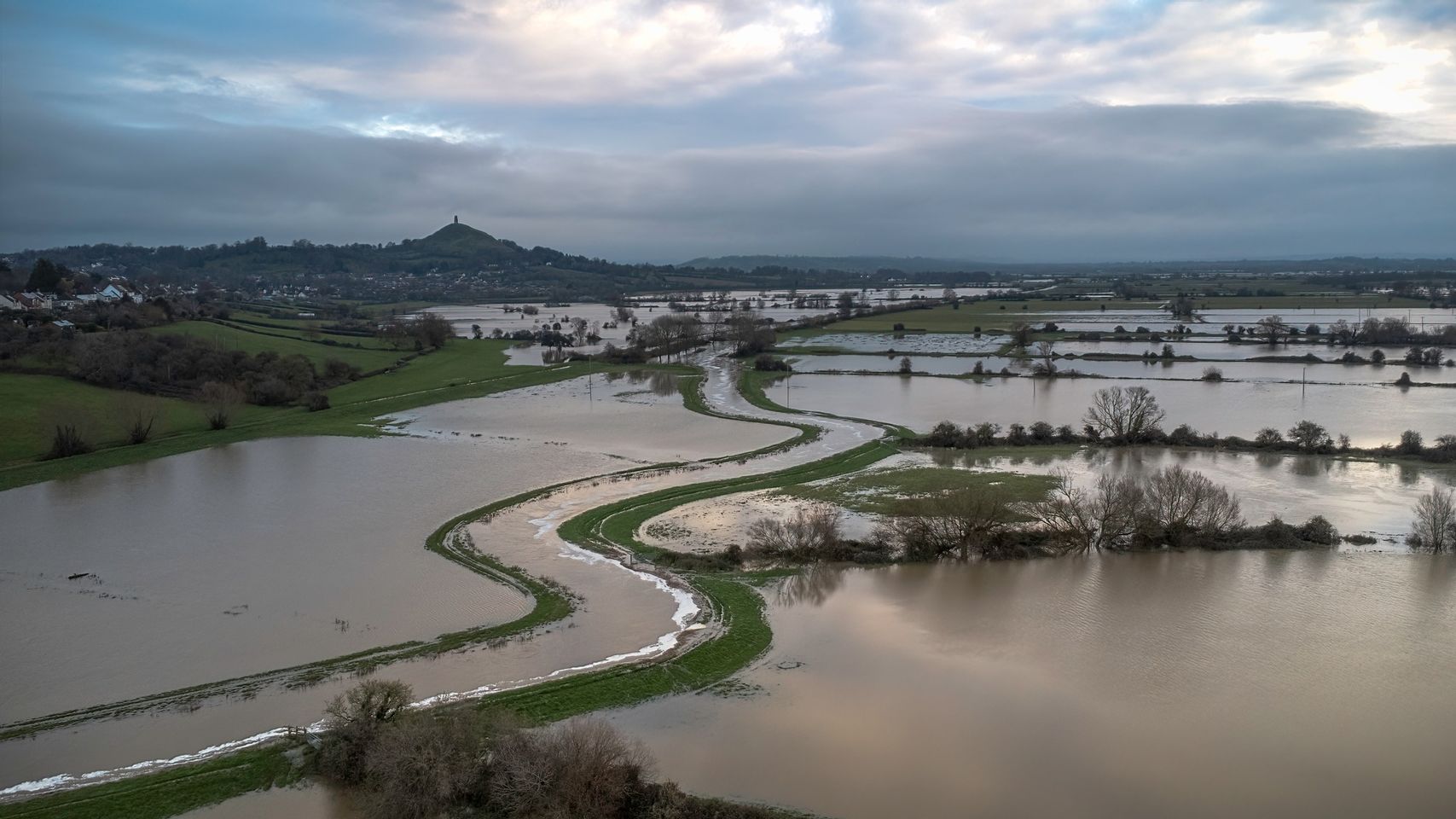 LAND UNTER. Amanda Lorence