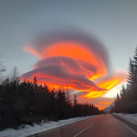 In diesen Momenten. . . ERLEBEN WIR einen MASSIVEN EINFLUSS (Zustrom & Auswirkung) VON LICHT! Pars Kutay
