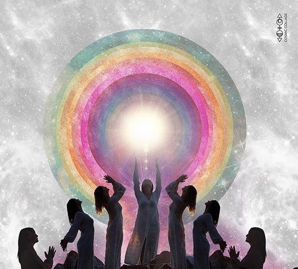 Und eines Tages, wenn du es am wenigsten erwartest, wirst du um eine Ecke biegen, und das Licht wird dich mit seiner Allgegenwart überfluten.  ~Sophie Bashford