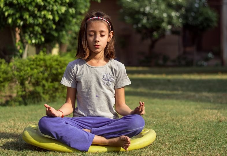 Meditation ist der Weg, wie du dich von deinem inneren Wesen in Einklang bringen lässt. Nicky Hamid