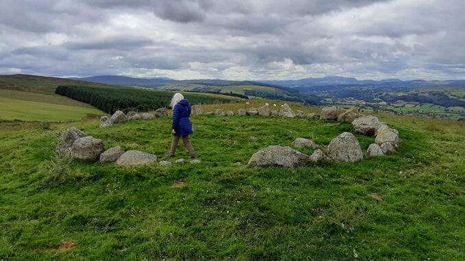 alunacirclewales