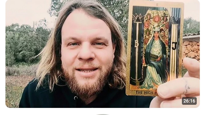Jemand findet, dass bei dir Genie und Wahnsinn Hand in Hand gehen. Manuel – Der Widder
