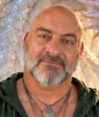 Dankbarkeit bedeutet nicht, dass alles gut war – sondern dass Dein Licht geblieben ist. Greg Grzybowski